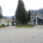 Radium Valley Vacation Resort