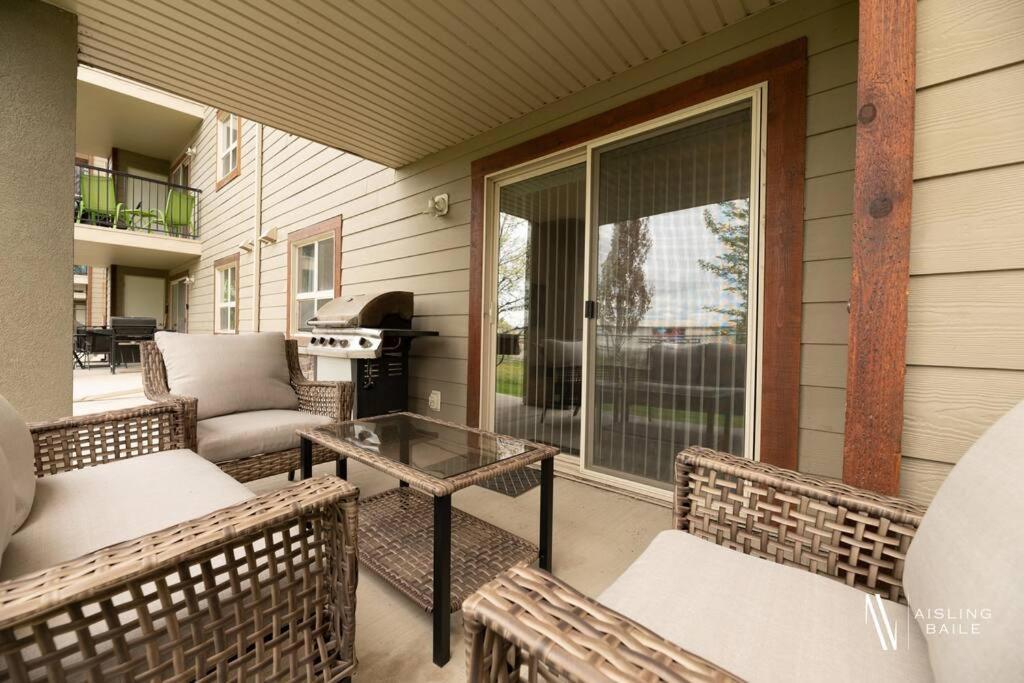 Light N Airy, Pool, Hot Tub, Pets, Ground Floor Apartment Invermere