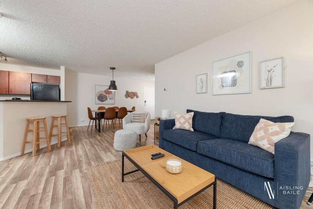 Light N Airy, Pool, Hot Tub, Pets, Ground Floor *