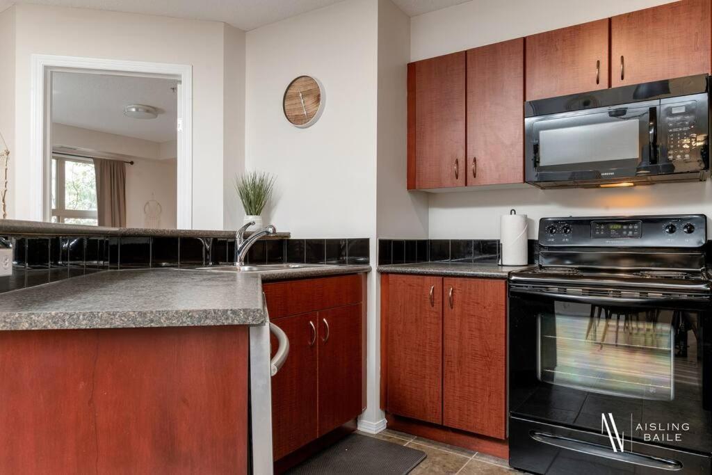 Light N Airy, Pool, Hot Tub, Pets, Ground Floor