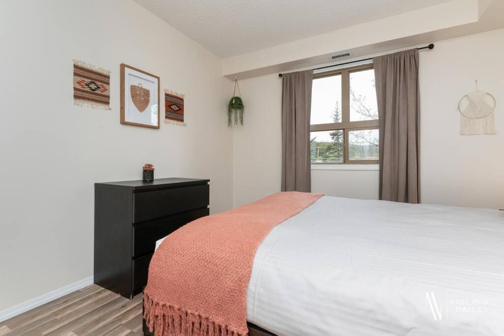 Light N Airy, Pool, Hot Tub, Pets, Ground Floor *