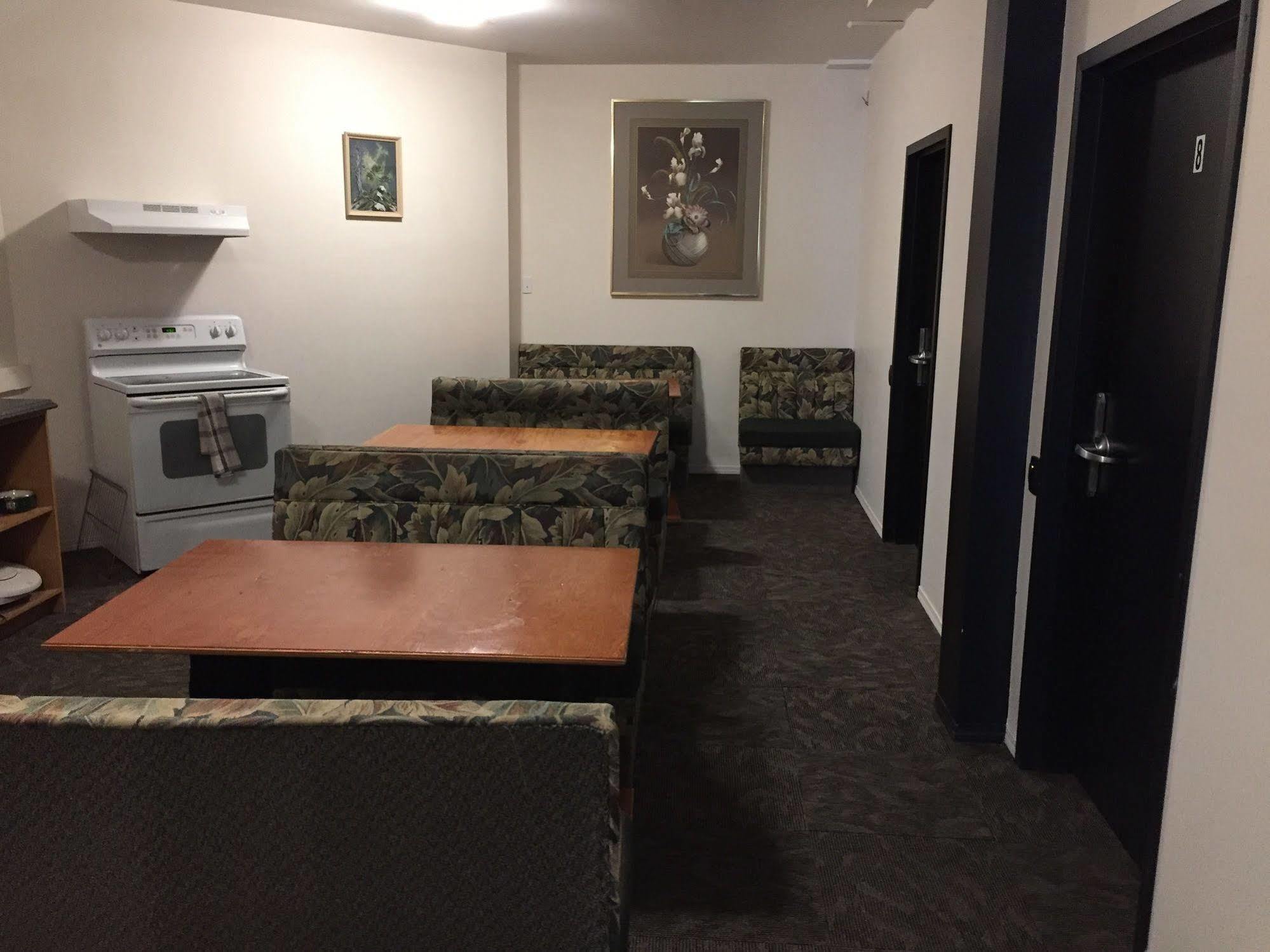 Hostel Invermere Hostel *