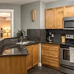 Modern Cozy 2 Bed 2 Bath With Lake And Mountain Views Pool And Hot Tub