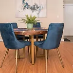 Rustic Modern 2 Bed 2 Bath With Lakeview Pool And Hot Tub