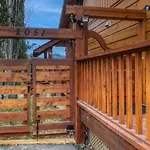 Pine Ridge, Log Home With Lake View And Backyard