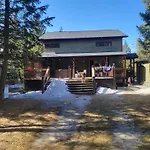 Relaxing Timbermont Cottage