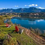 Blue Lagoon | No Service Fees | Bbq & Firepit