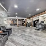Invermere Inn & Suites