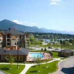 Lake View From Every Window!