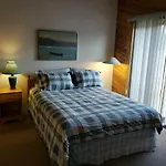Invermere On The Lake! Luxury 4 Bedroom Home With Panoramic Mountain Views! Walk To Beach, Town For Shopping, Restaurants And Pubs! Golf, Hot Springs Are Closeby! Rent Monthly! Trades Welcome!