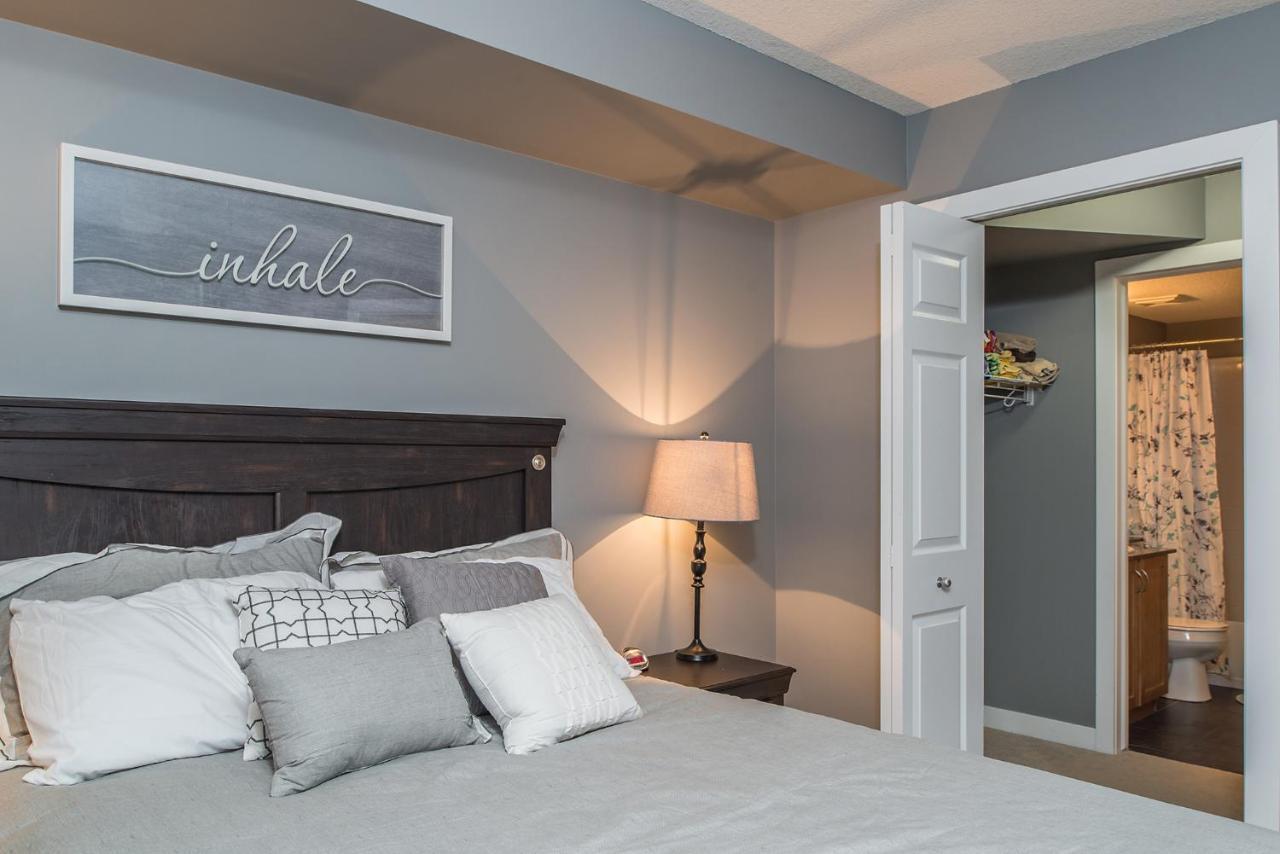 Modern Cozy 2 Bed 2 Bath With And Mountain Views Pool And Hot Tub