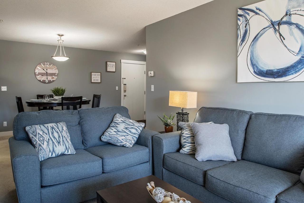 Modern Cozy 2 Bed 2 Bath With And Mountain Views Pool And Hot Tub Apartment *