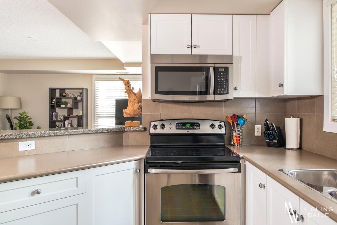 Rustic Modern 2 Bed 2 Bath With Lakeview Pool And Hot Tub * Invermere