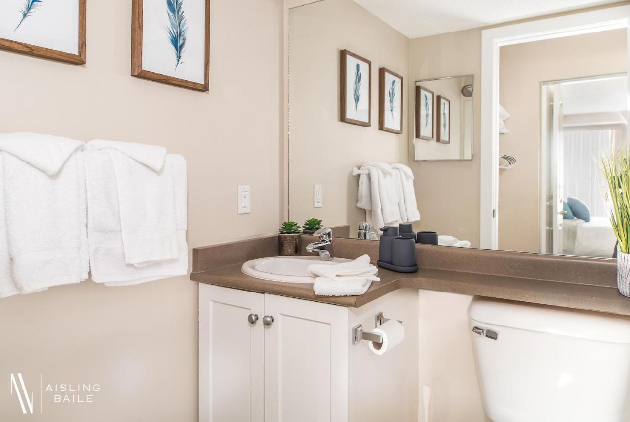 Apartment Rustic Modern 2 Bed 2 Bath With Lakeview Pool And Hot Tub Invermere