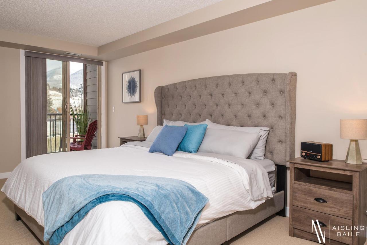 Rustic Modern 2 Bed 2 Bath With Lakeview Pool And Hot Tub Apartment Invermere