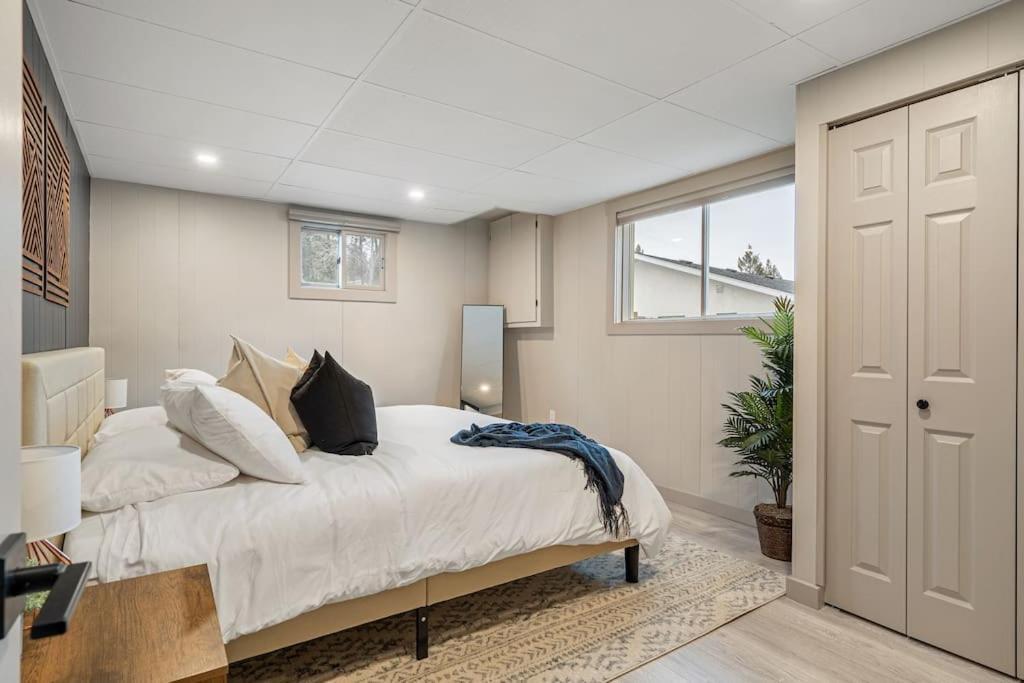 Sleeping In Scandinavia I New Reno's I Sleep 7 * Invermere