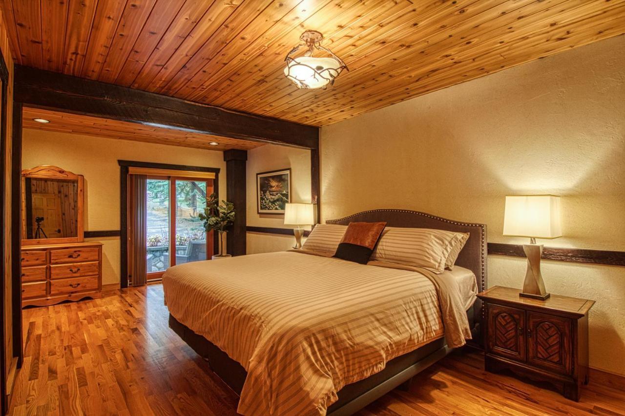 Holiday home Mountain Retreat, Panoramic Views Invermere