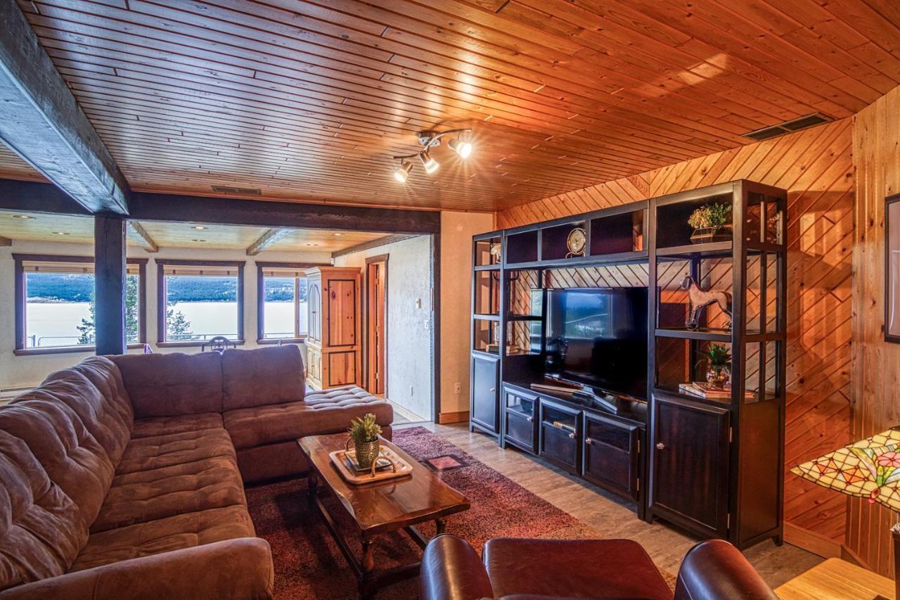 Mountain Retreat, Panoramic Views Holiday home Invermere