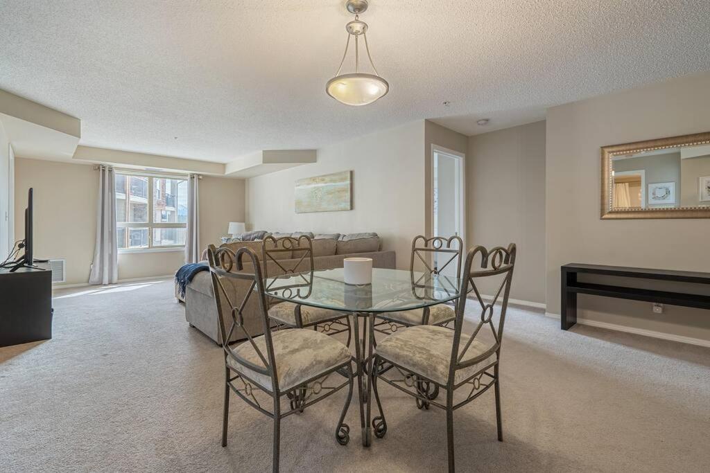 Lookout Pointe, Lakeview, Pool, Hot Tub, Gym Apartment *