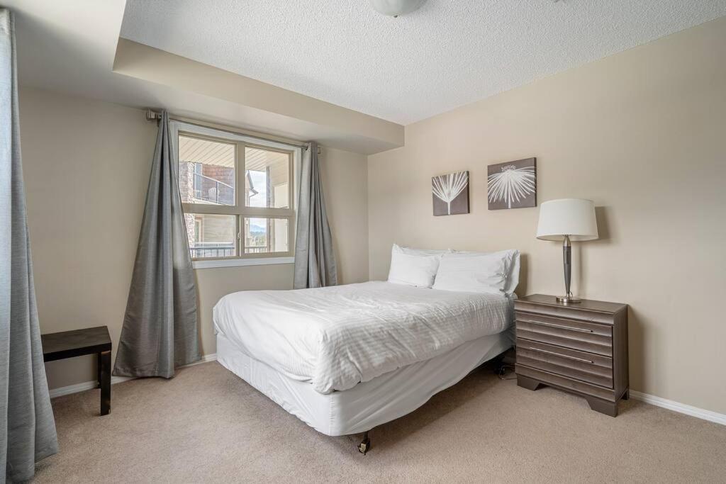 Lookout Pointe, Lakeview, Pool, Hot Tub, Gym * Invermere