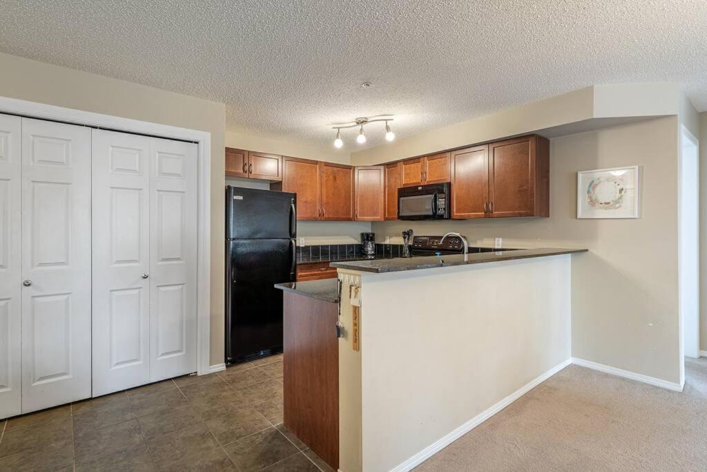 Lookout Pointe, Lakeview, Pool, Hot Tub, Gym * Invermere