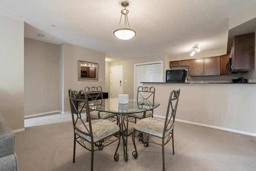 Apartment Lookout Pointe, Lakeview, Pool, Hot Tub, Gym Invermere