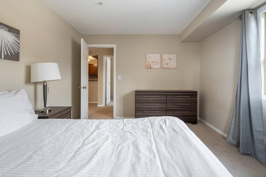 Lookout Pointe, Lakeview, Pool, Hot Tub, Gym Apartment