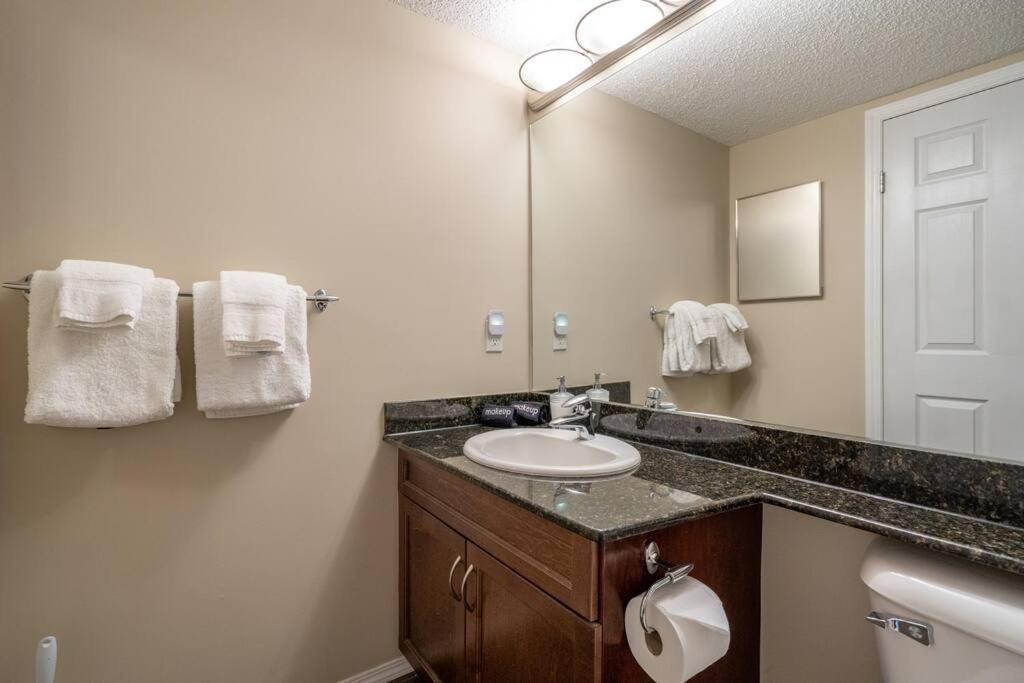 Apartment Lookout Pointe, Lakeview, Pool, Hot Tub, Gym Invermere