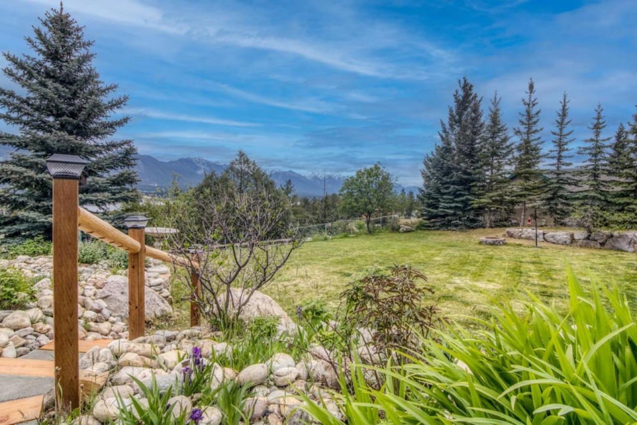 Holiday home Pine Ridge, Log With View And Backyard Invermere