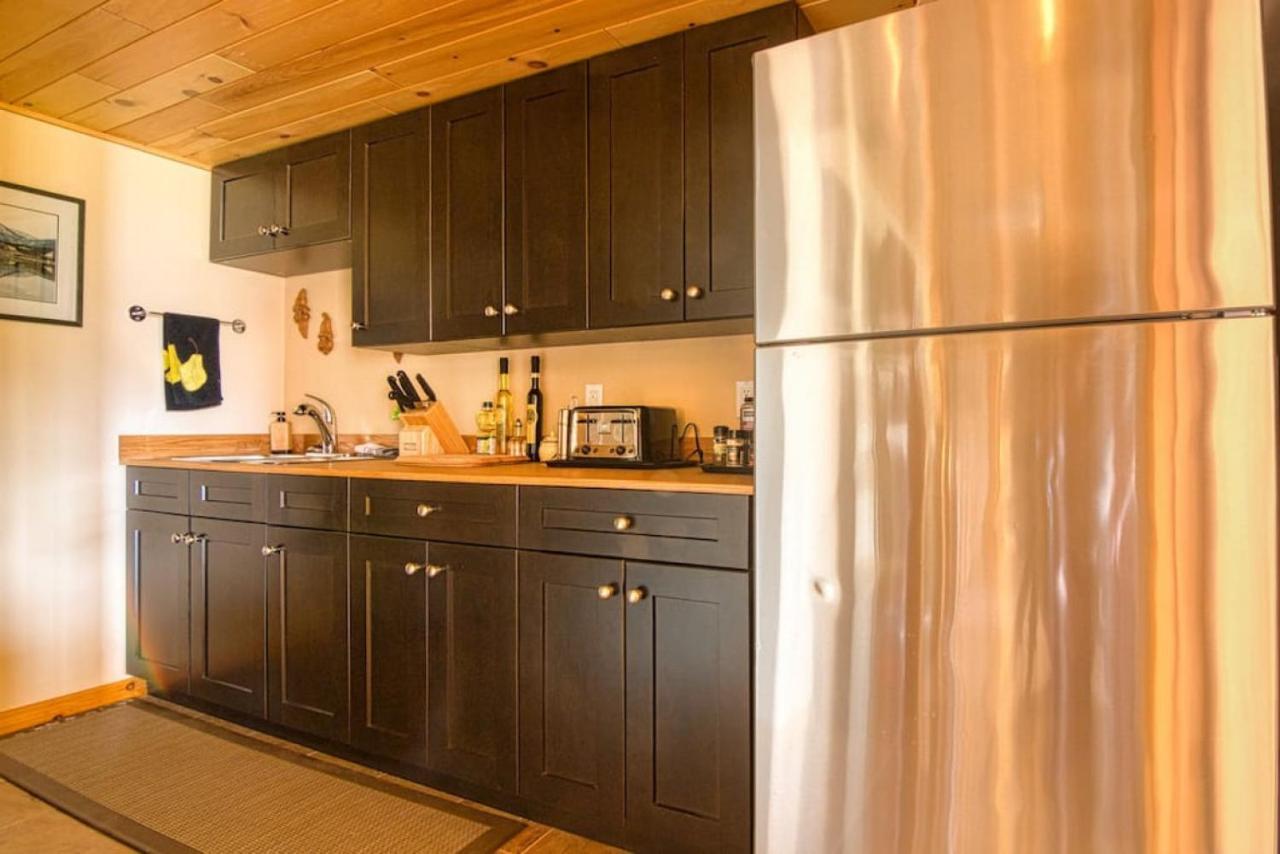 Pine Ridge, Log With View And Backyard Invermere