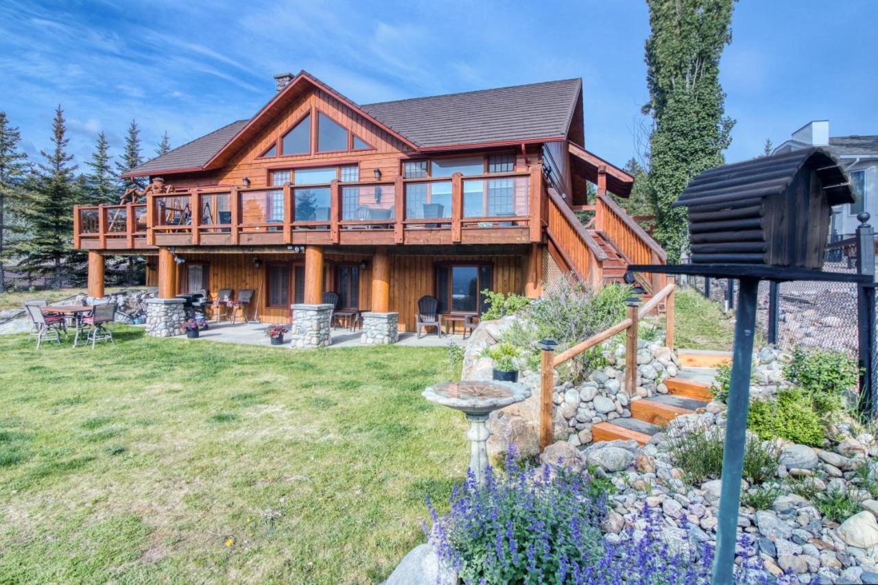 Pine Ridge, Log With View And Backyard * Invermere