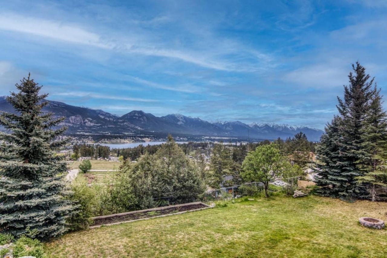 Holiday home Pine Ridge, Log With View And Backyard Invermere