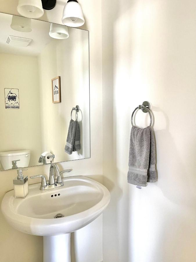 Perfect Base 3bd Townhouse Mt Views With Garage * Invermere