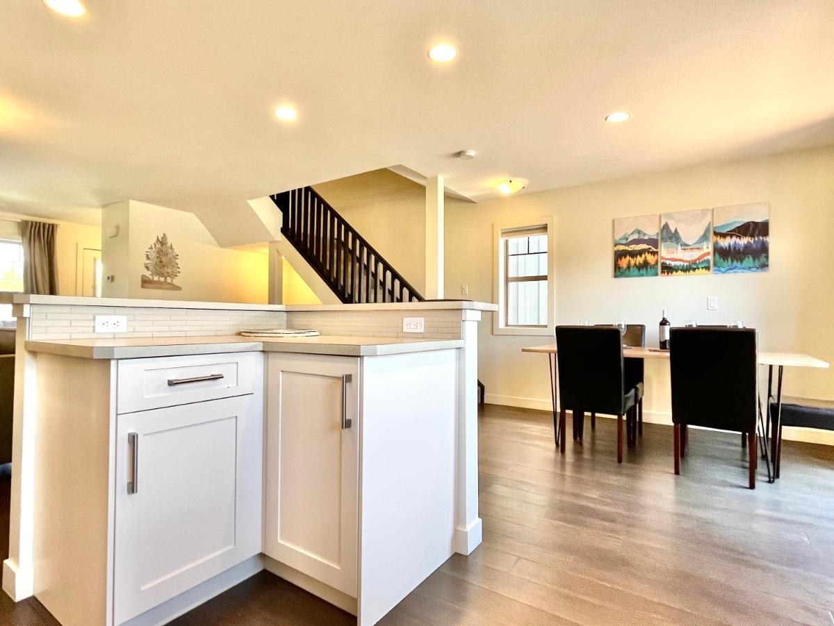 Perfect Base 3bd Townhouse Mt Views With Garage Invermere