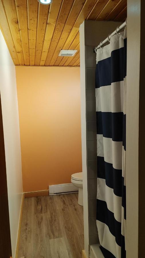 Mountain View Retreat: Luxury Invermere