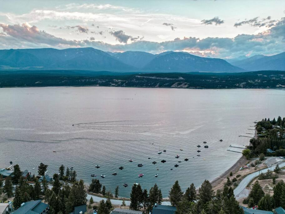 Oasis Getaway, Mins To Lake, King Bed, Dbl Garage Invermere