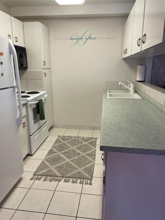 Akiskinook At Windermere - Private Access - New Pool And Hot Tub Now Open! Apartment *