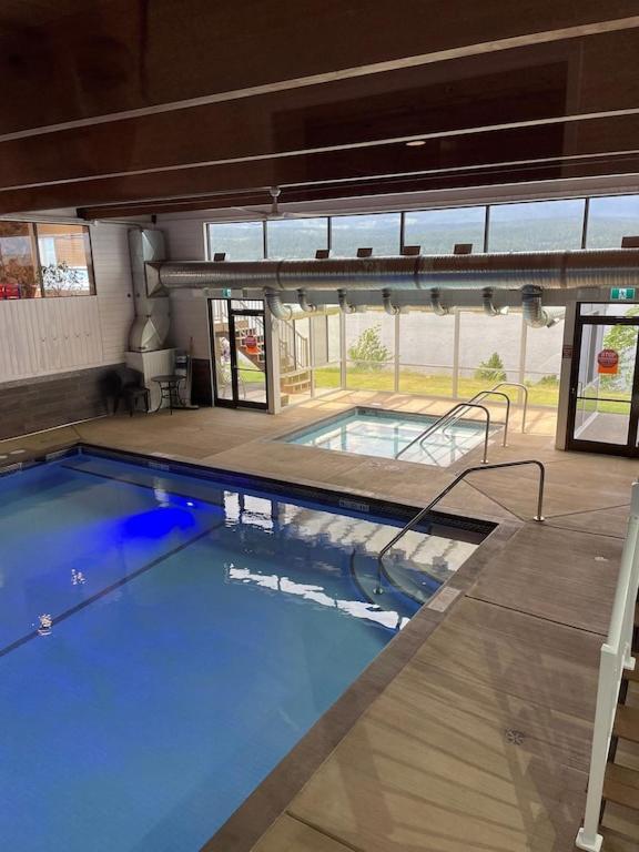 Akiskinook At Windermere - Private Access - New Pool And Hot Tub Now Open! Apartment Invermere