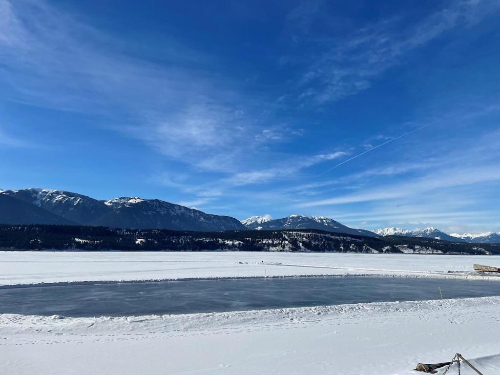 Apartment Akiskinook At Windermere - Private Access - New Pool And Hot Tub Now Open!
