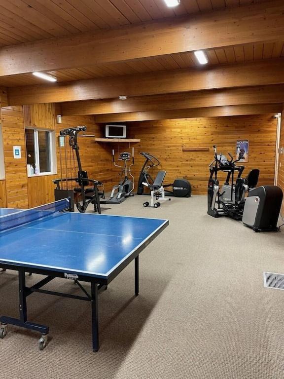 Akiskinook At Windermere - Private Access - New Pool And Hot Tub Now Open! *