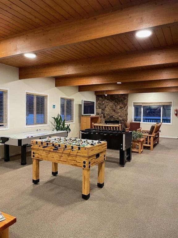 Akiskinook At Windermere - Private Access - New Pool And Hot Tub Now Open! Apartment *