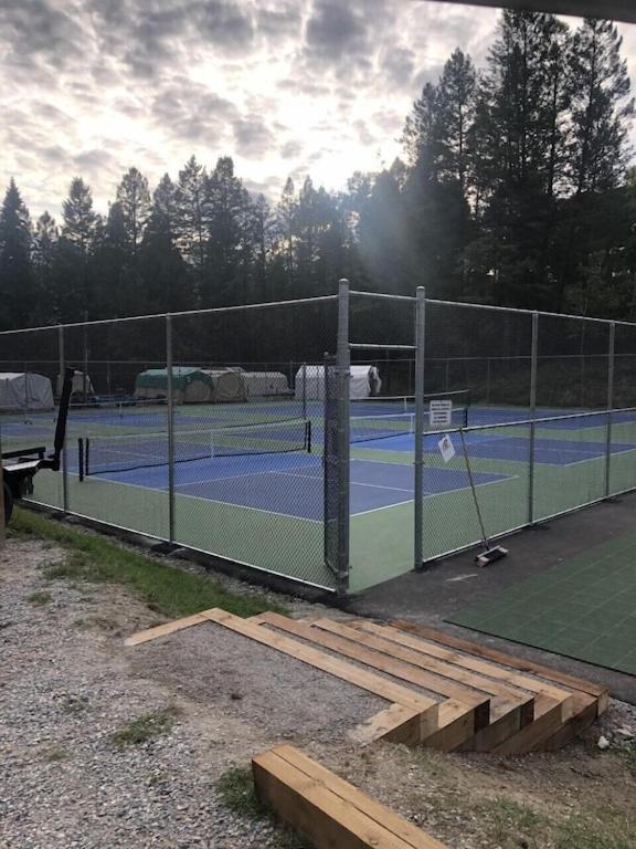 Akiskinook At Windermere - Private Access - New Pool And Hot Tub Now Open! Apartment Invermere