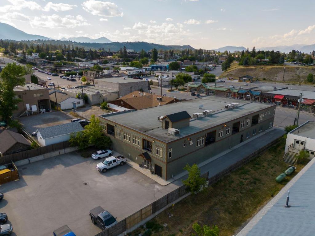 The Grizzly House I Sleep 7 I Patio & Bbq I 55 Tv Apartment Invermere