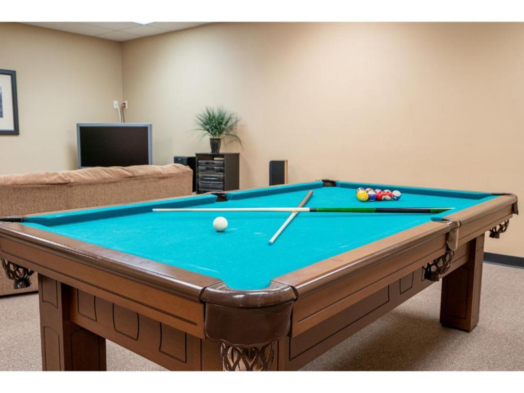 The Grizzly House I Sleep 7 I Patio & Bbq I 55 Tv Apartment *