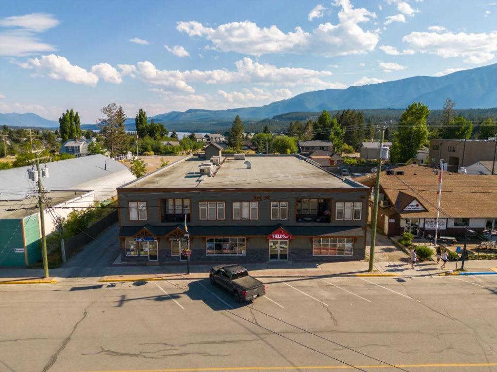 The Grizzly House I Sleep 7 I Patio & Bbq I 55 Tv Apartment Invermere