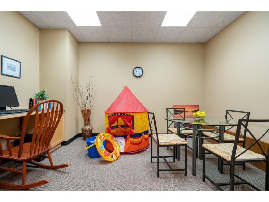 The Grizzly House I Sleep 7 I Patio & Bbq I 55 Tv Invermere