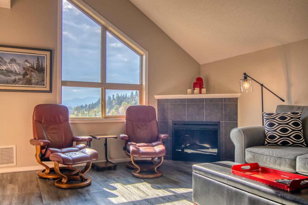 Mountain Getaway - 5 Min Walk To The Beach! Apartment