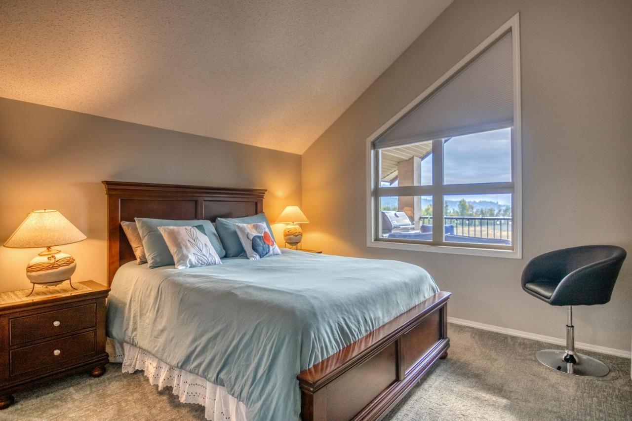 Mountain Getaway - 5 Min Walk To The Beach! Apartment Invermere