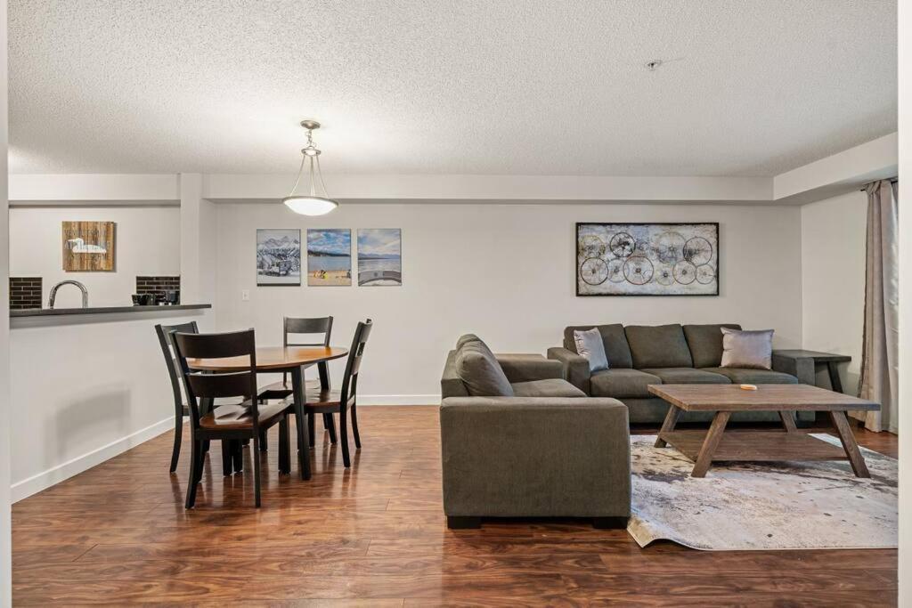 Lakeside Memories, Pool, Hot Tub, Invermere