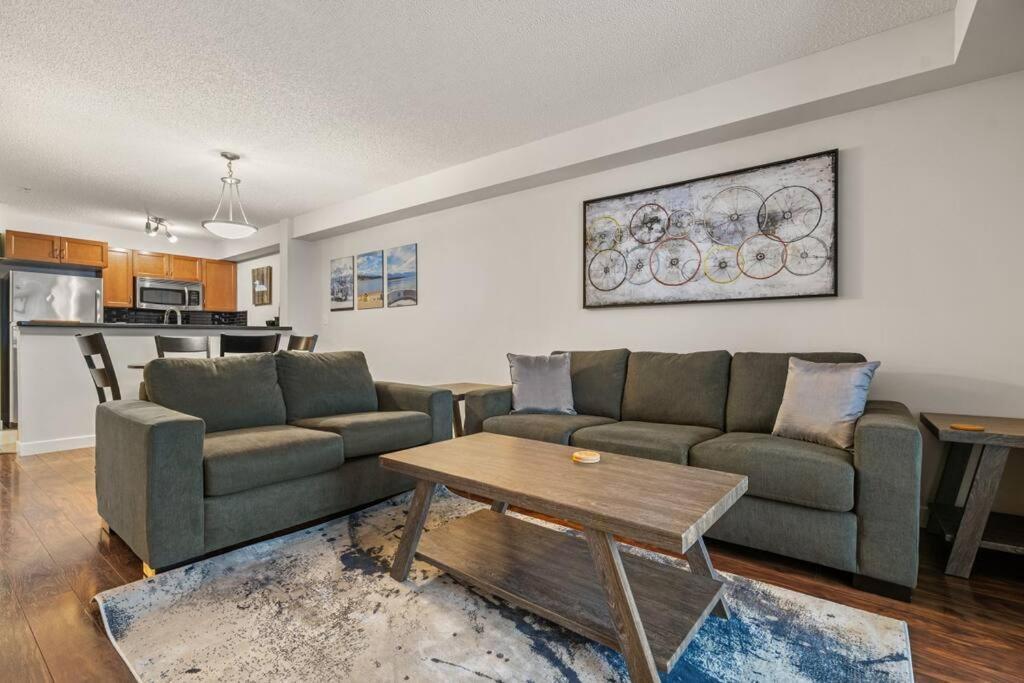 Apartment Lakeside Memories, Pool, Hot Tub, Invermere
